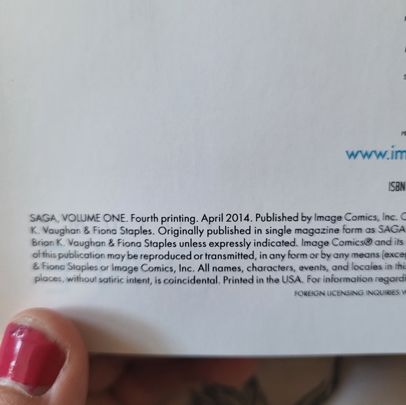 Saga volumes 1 & 2 - Picture 4 of 4